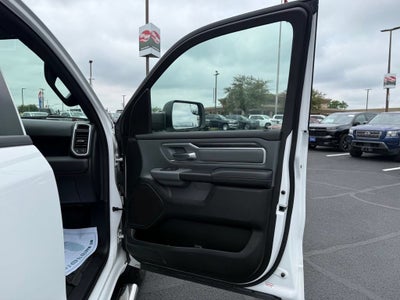 2022 RAM 1500 Big Horn Crew Cab 4x4 5'7" Box