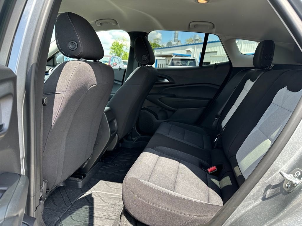 2025 Chevrolet Trax LS
