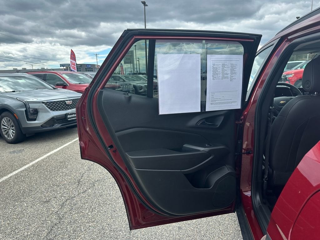 2025 Chevrolet Trax LT