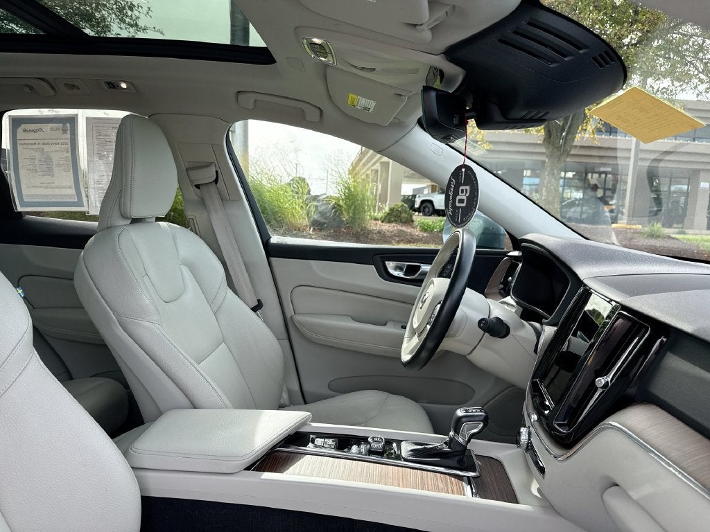 2021 Volvo XC60 T5 Momentum