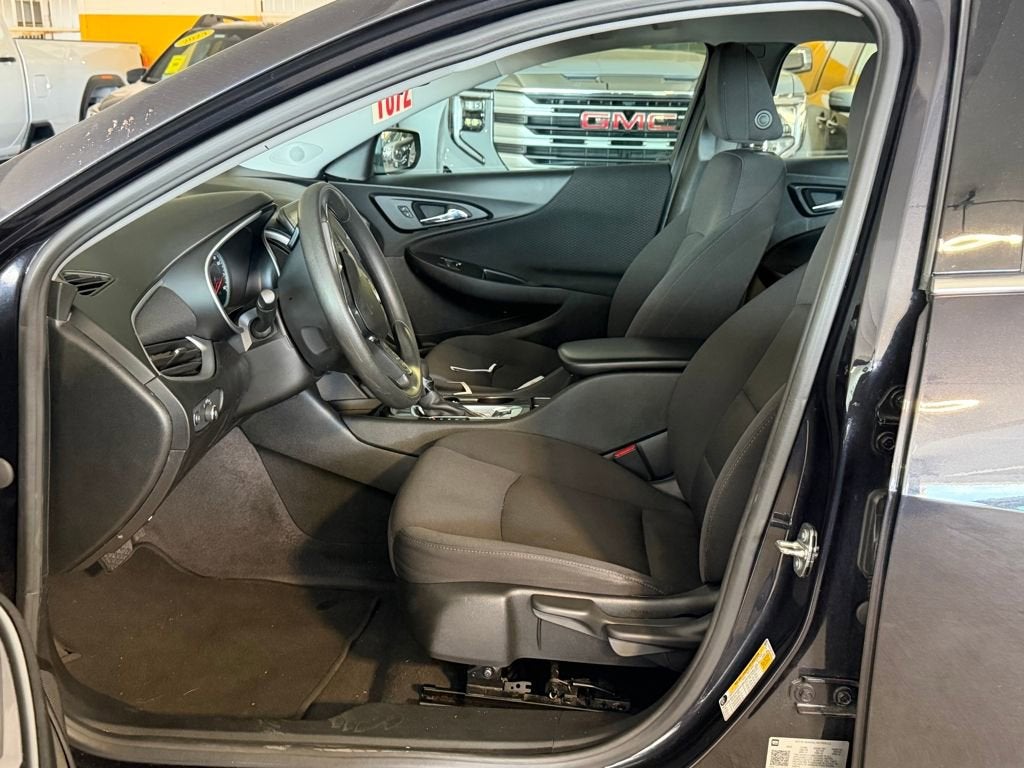 2023 Chevrolet Malibu LS