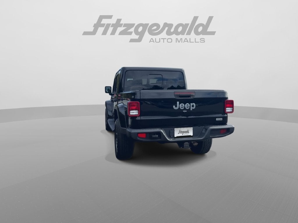 2022 Jeep Gladiator Overland
