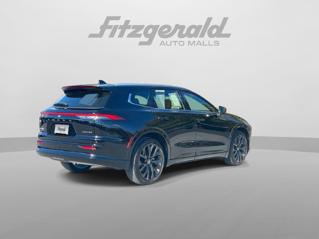 2025 Toyota Crown Signia XLE
