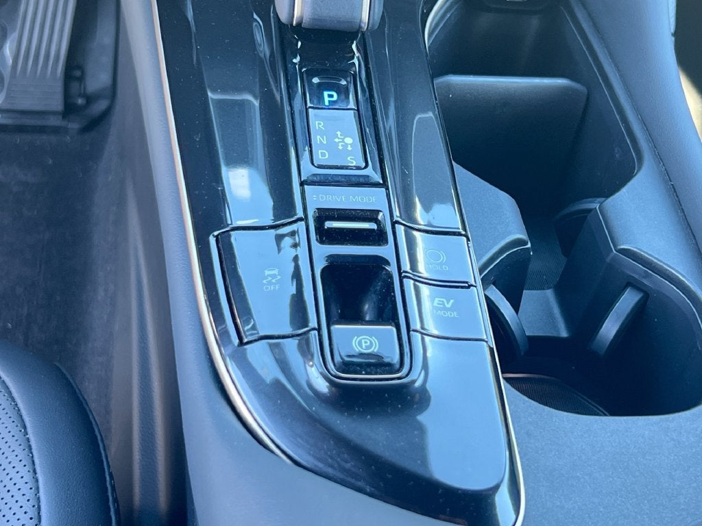 2025 Toyota Crown Signia XLE