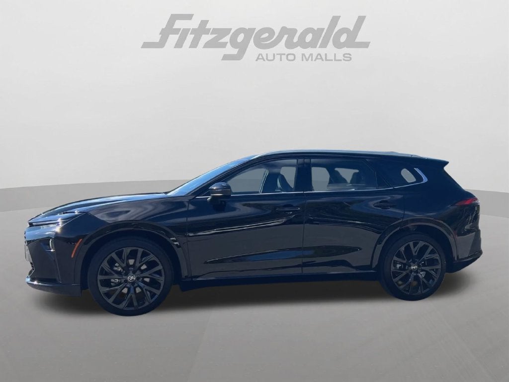 2025 Toyota Crown Signia XLE