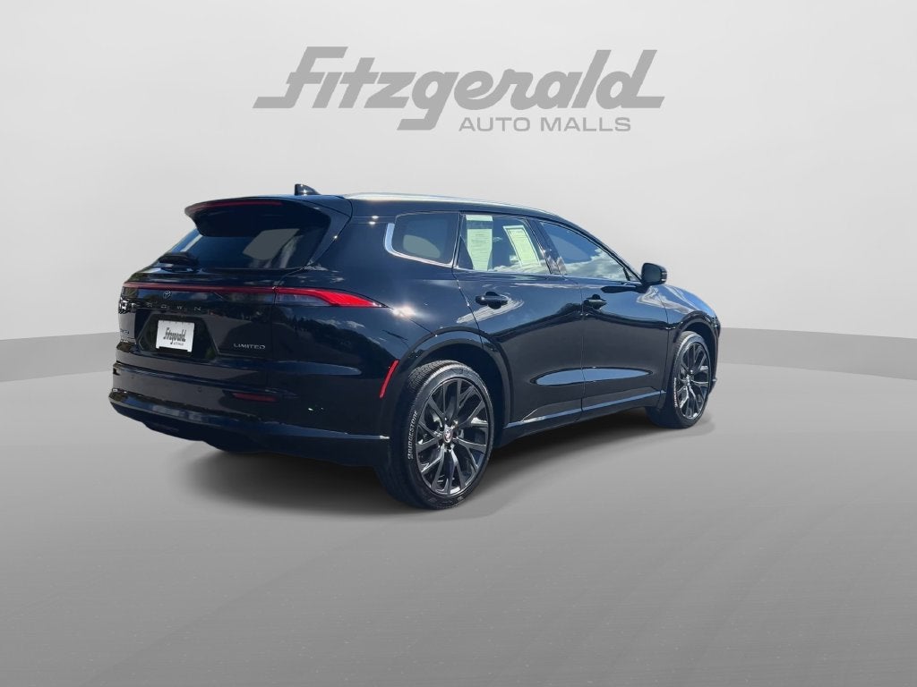 2025 Toyota Crown Signia XLE