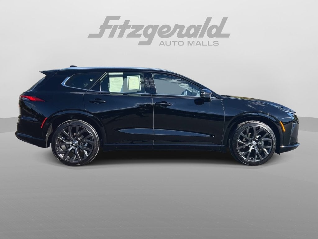 2025 Toyota Crown Signia XLE