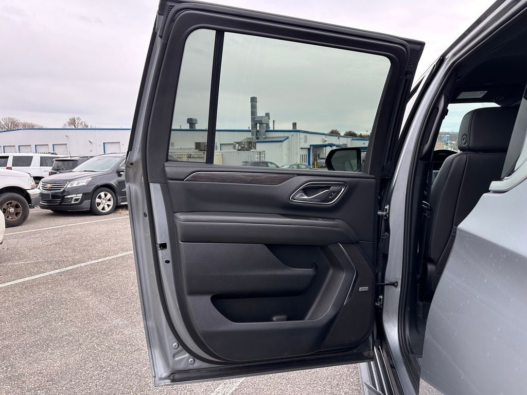 2024 Chevrolet Suburban LT