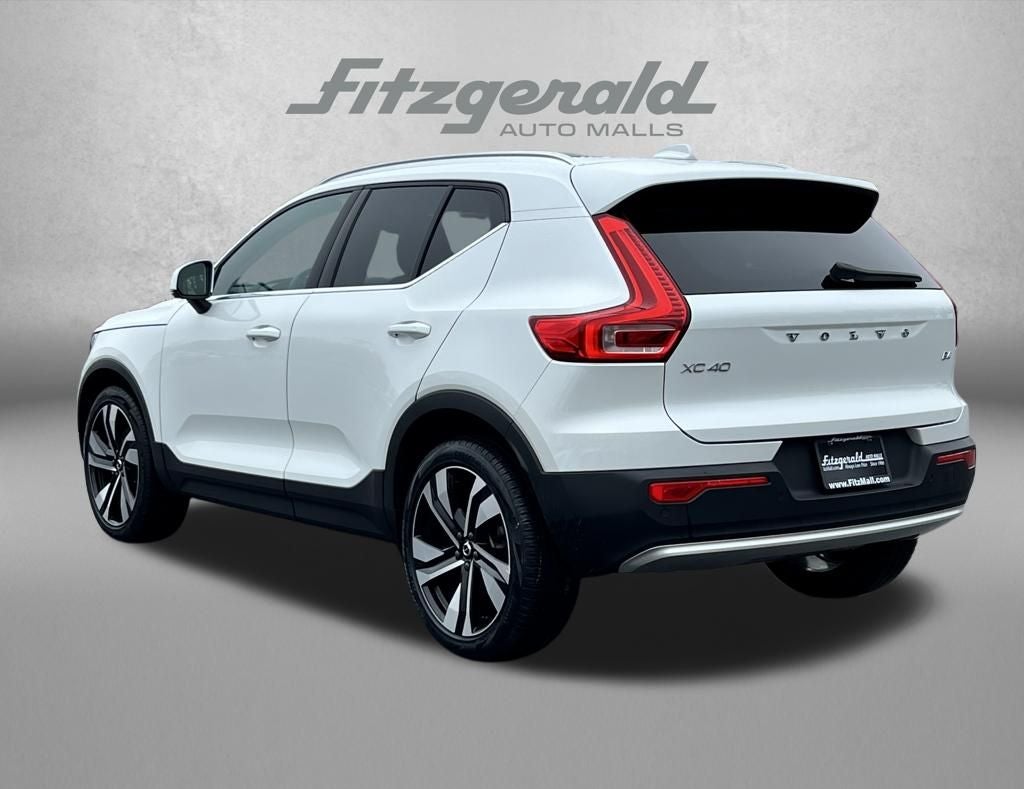 2023 Volvo XC40 Plus Bright Theme